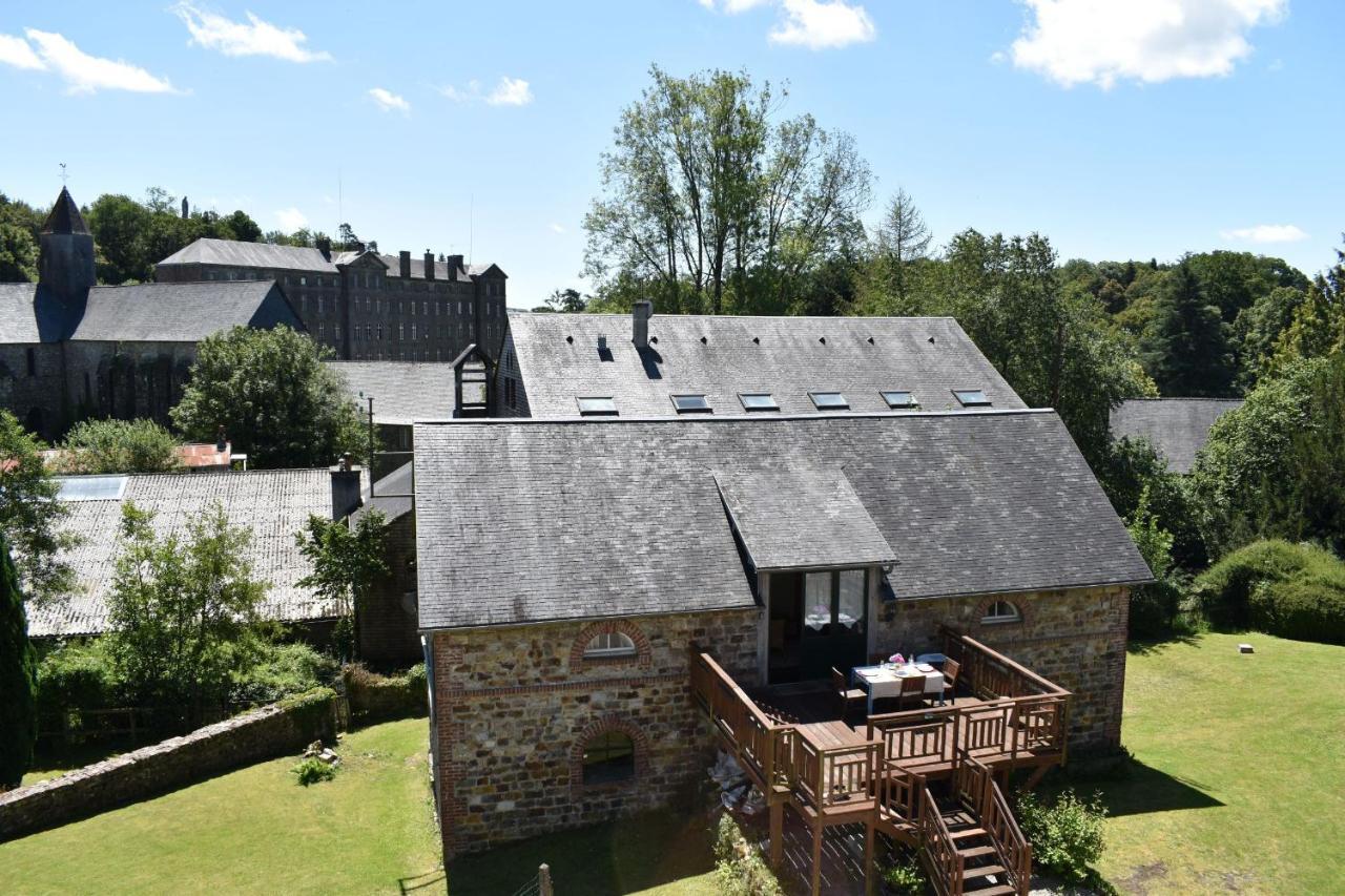 Gites In Le Neufbourg -Mortain Экстерьер фото